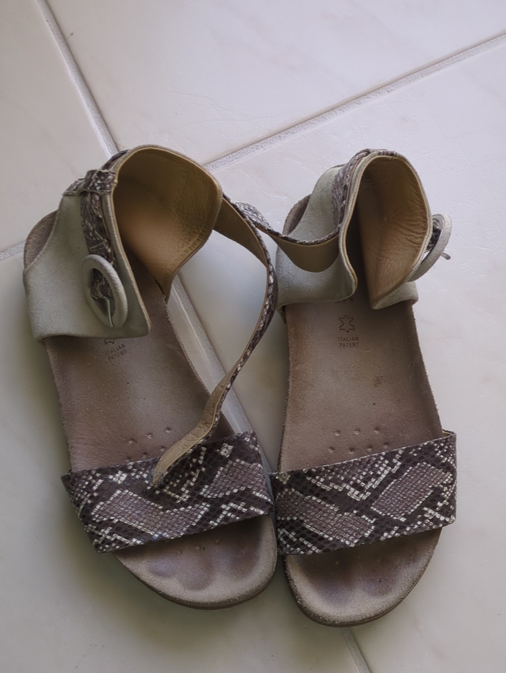 Geox Women’s Neutral Snake-Print Ankle Strap Sandals Comfy Leather Shoes Sz 36